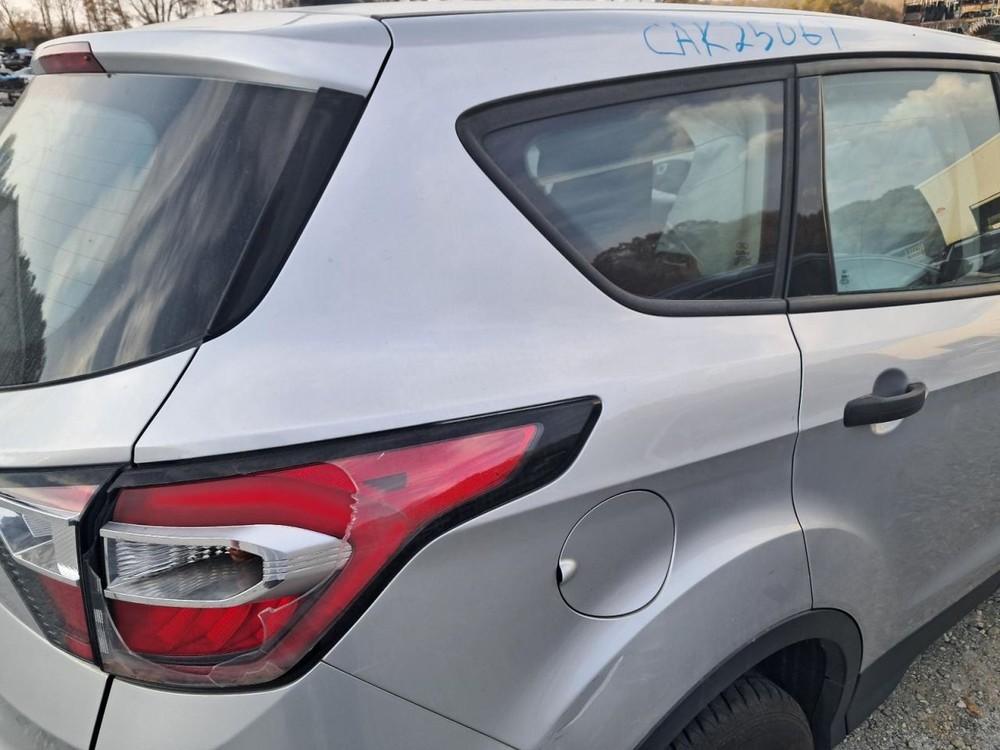 Fuse Box Engine Fits 17 ESCAPE 4872395