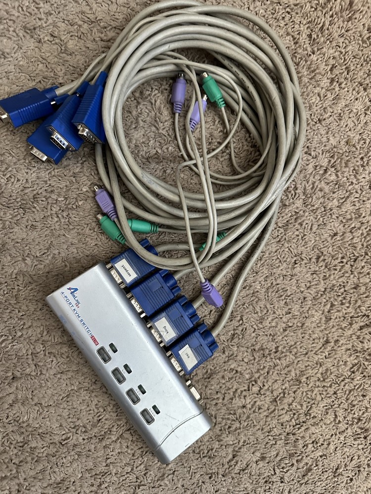 Airlink 101 Slim 4 Port PS2 KVM With 4 Cables