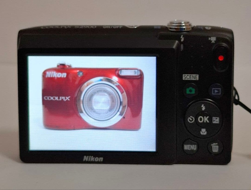 Nikon COOLPIX S2900 Digital Camera Red 20MP Compact Excellent Condition