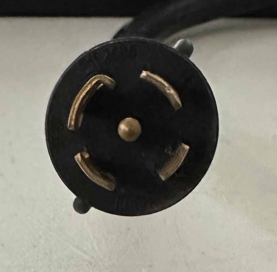 SERVER TECHNOLOGY SENTRY CABINET DISTRIBUTION UNIT CSG-24VYM411A1