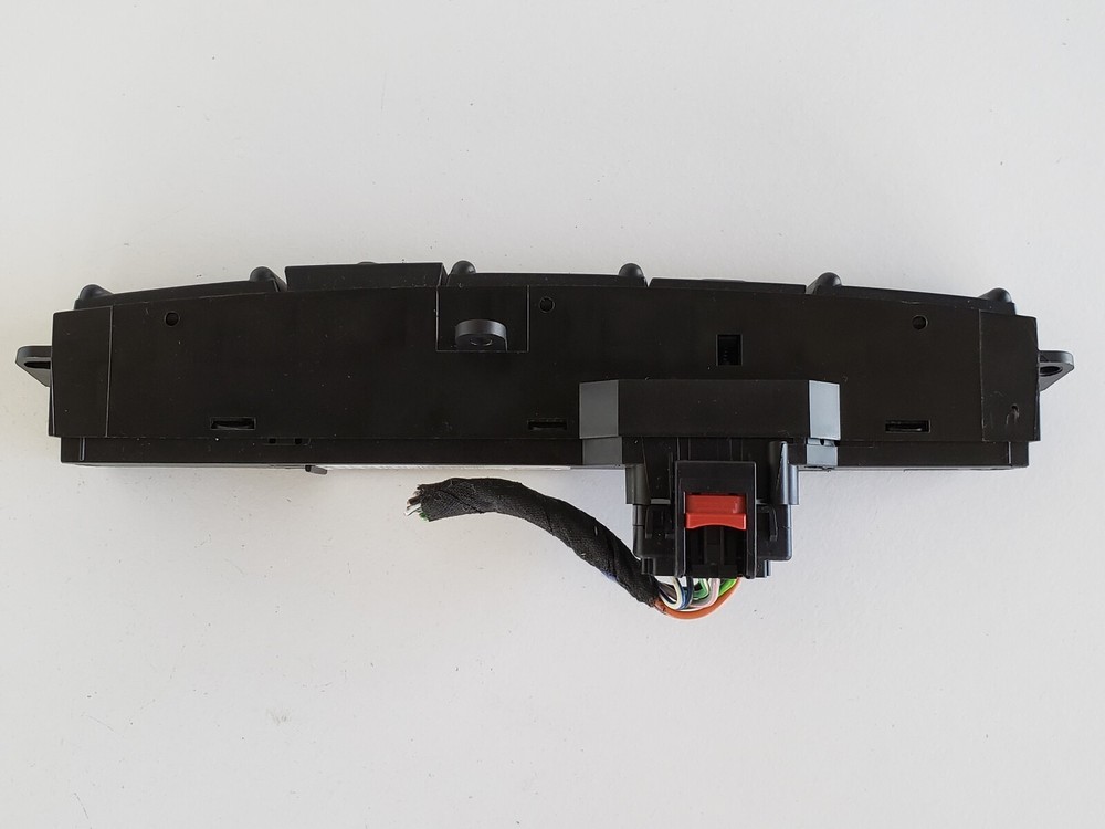 01-07 Caravan 04685842AA Dash Wipers Heated Seats Hazard Control Panel