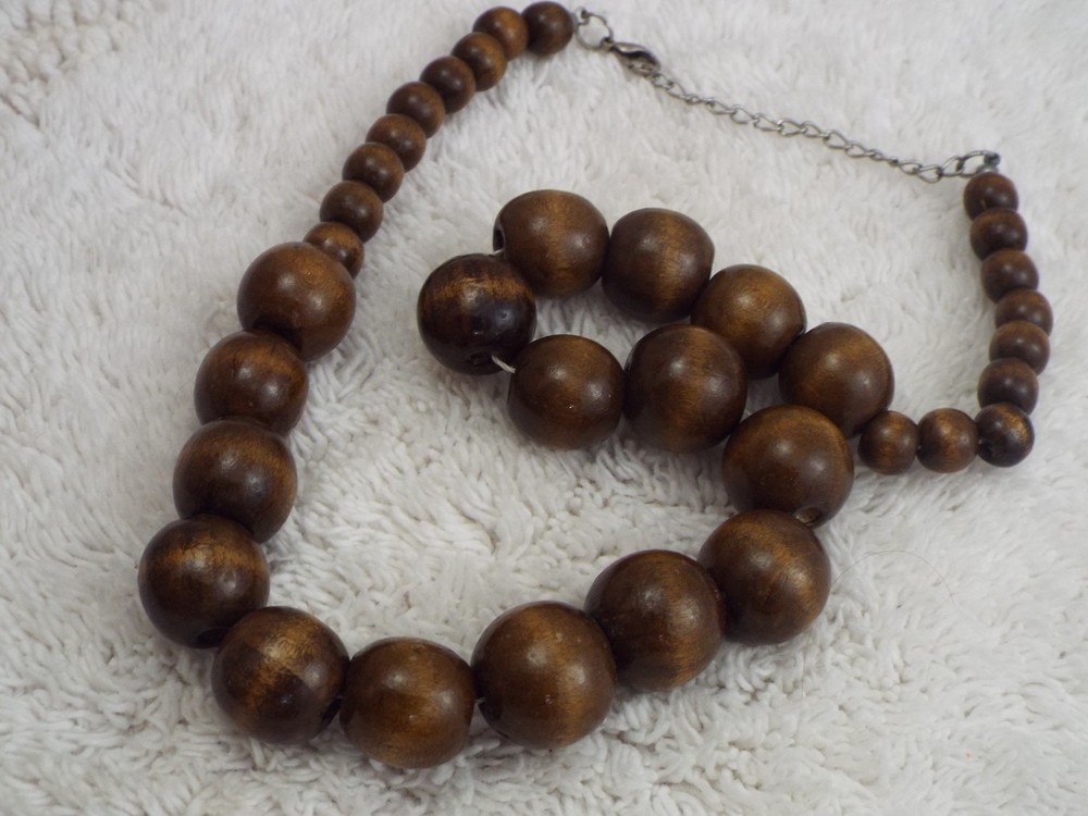 Brown Bead Necklace (J48)