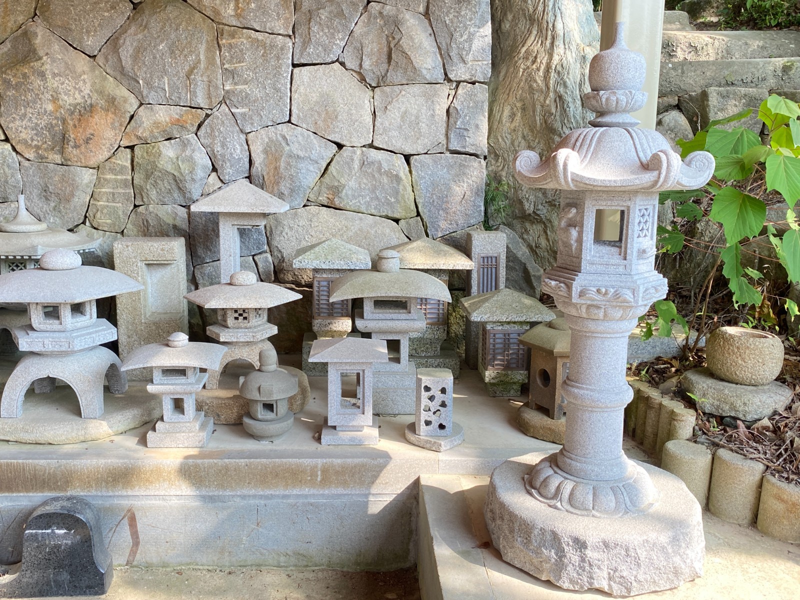 Small Granite Stone Water Bowl 8.6 in Chozubachi Japanese Garden Ornament Statue