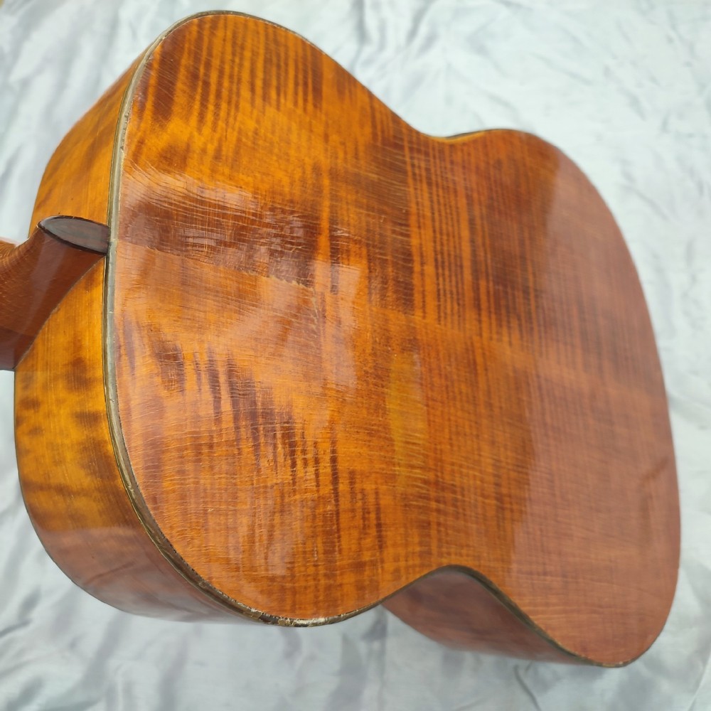 Klasszikus gitár, Hubert Heerbeck gitár