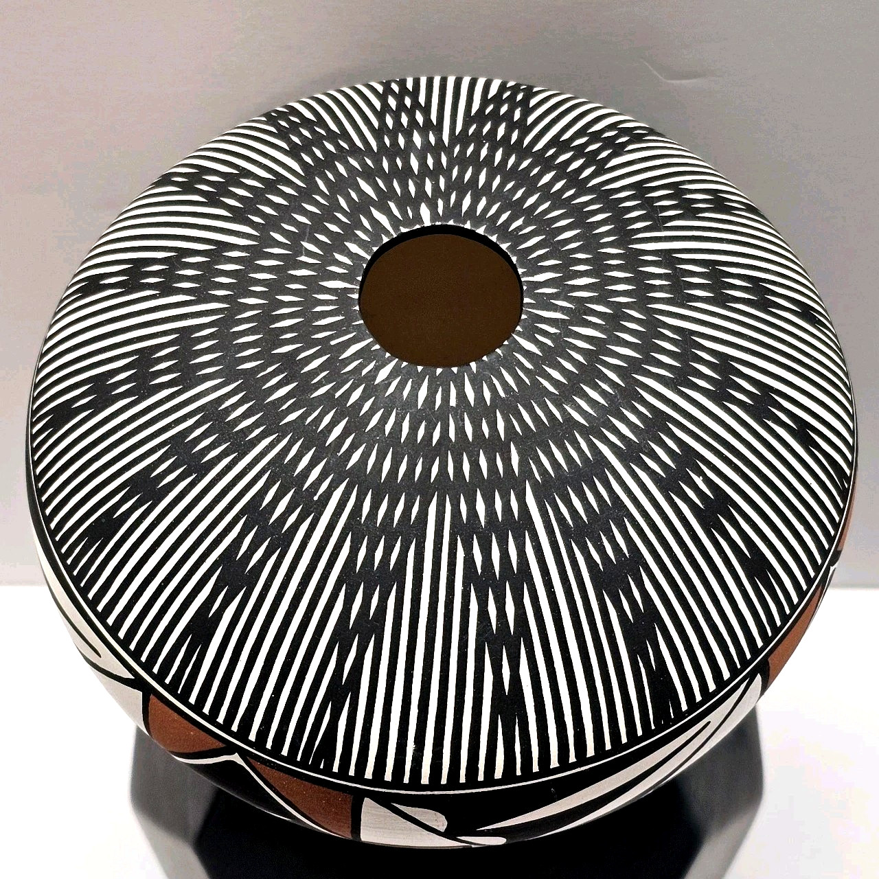 B D (Beverly) Garcia Acoma NM Pottery Line Work Signed 4.5"H & 5.5"W Hand-Coiled