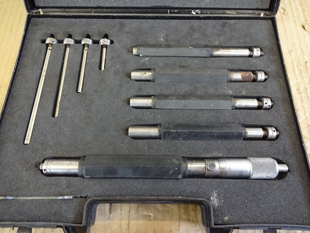 Stick bore micrometer M & W 8" - 32"