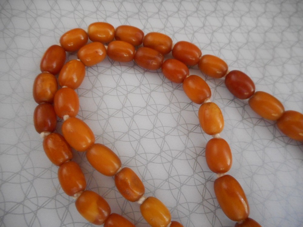 Antique butterscotch amber necklace 14g