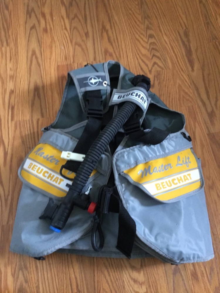 Beuchat Masterlift Equalizer Size S Buoyancy Compensator