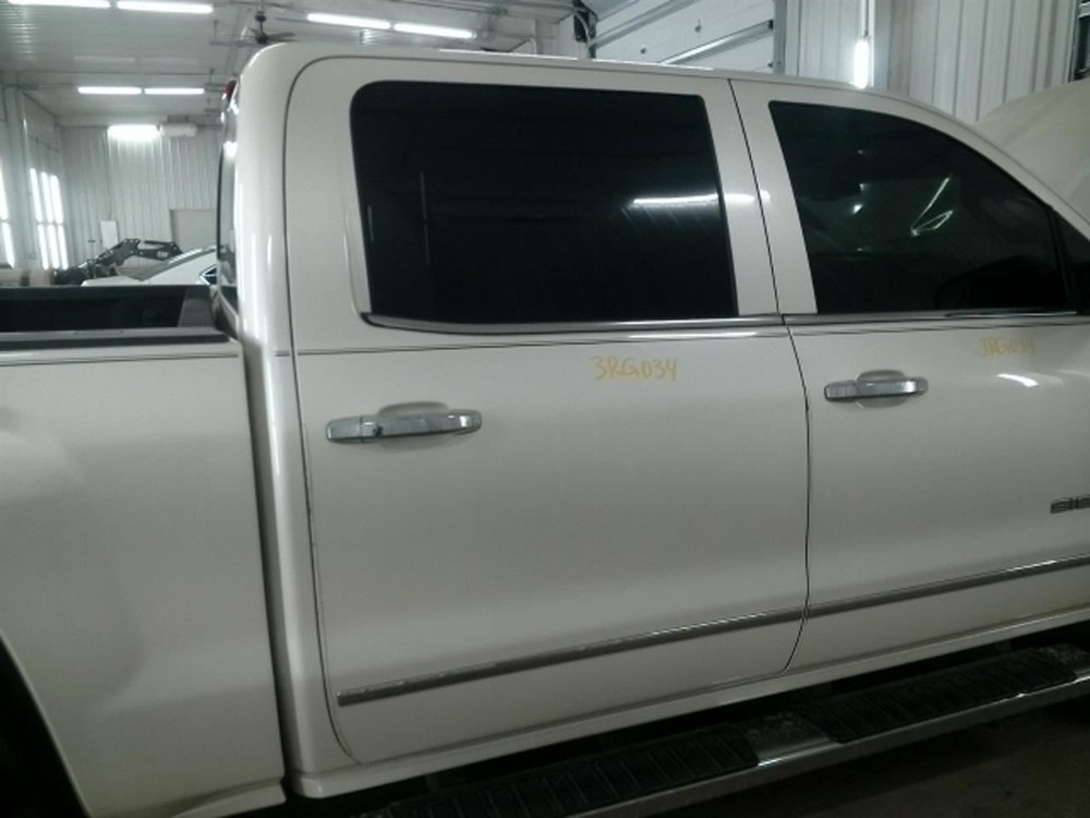 SIERRA150 2014 High Mounted Stop Light 104875339