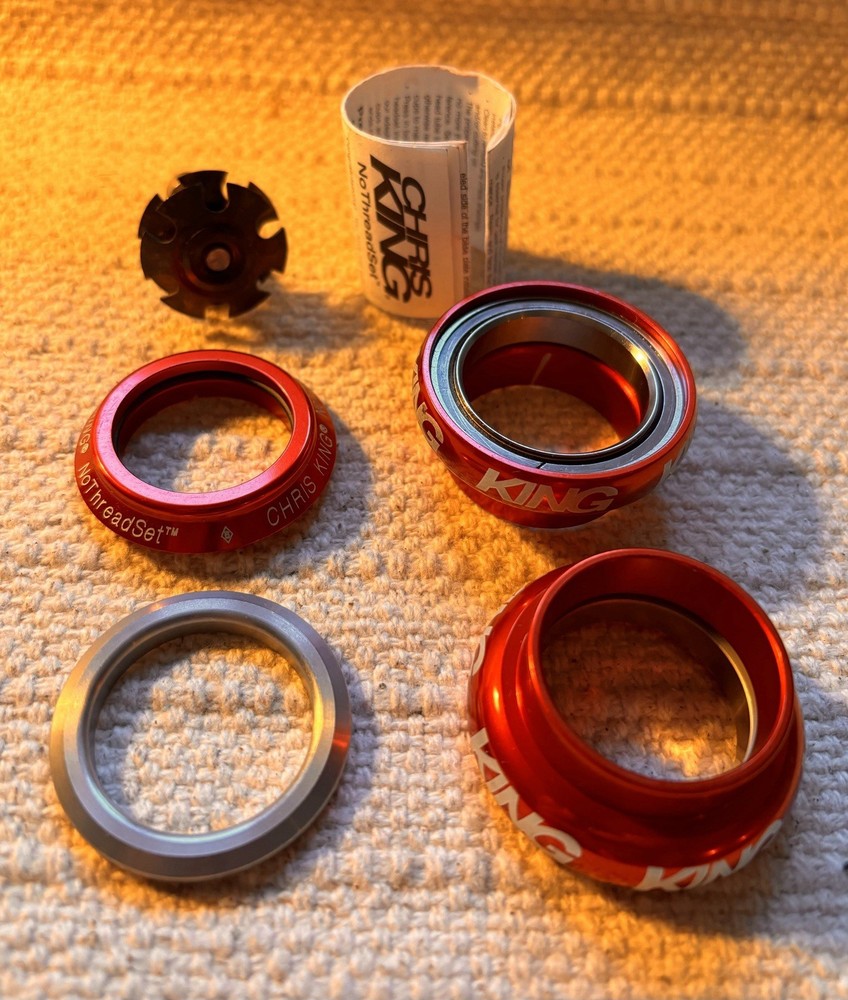 chris king 1 1/8 threadless Headset Red