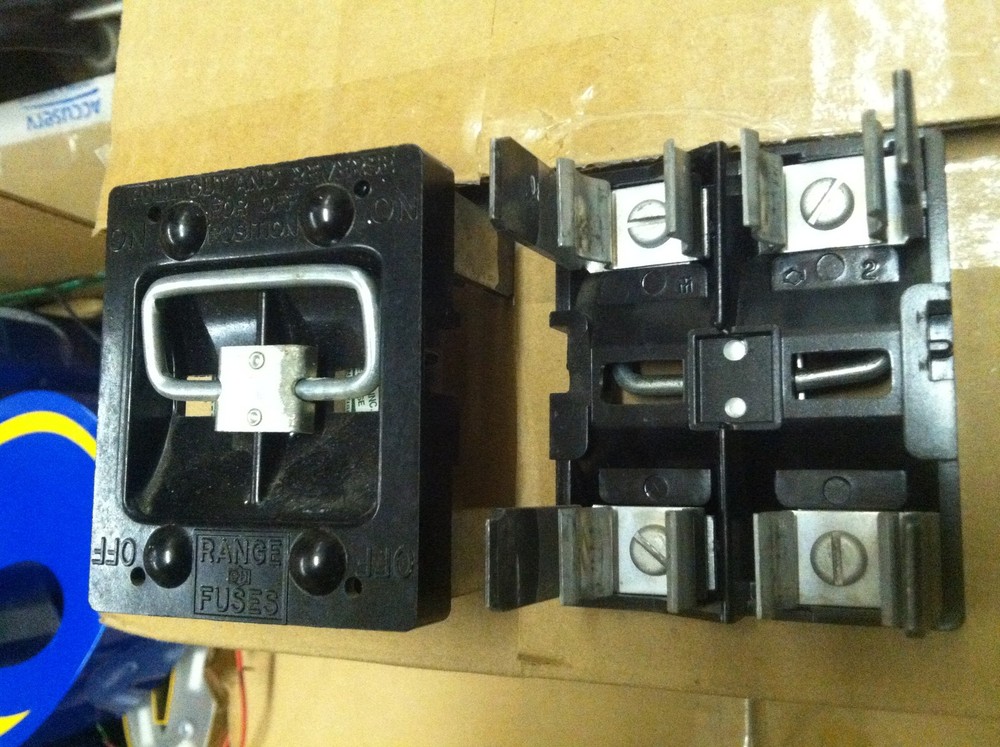 CUTLER HAMMER  60 AMP RANGE FUSE PANEL PULLOUT FUSE HOLDER