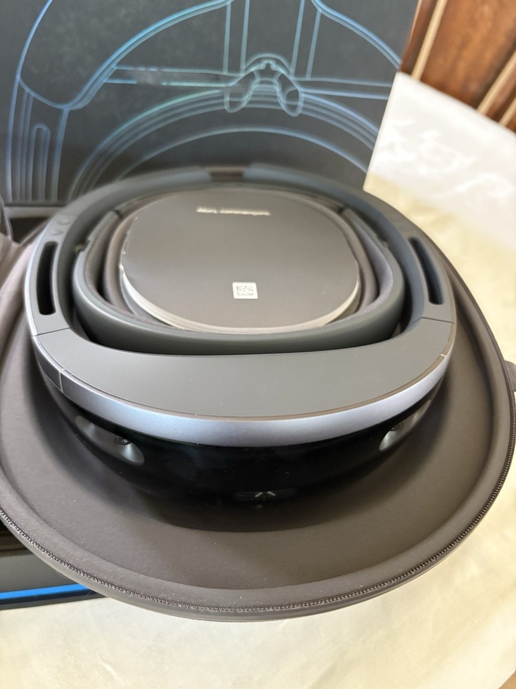 Microsoft Hololens 1 Development Edition (1688) Not Tested