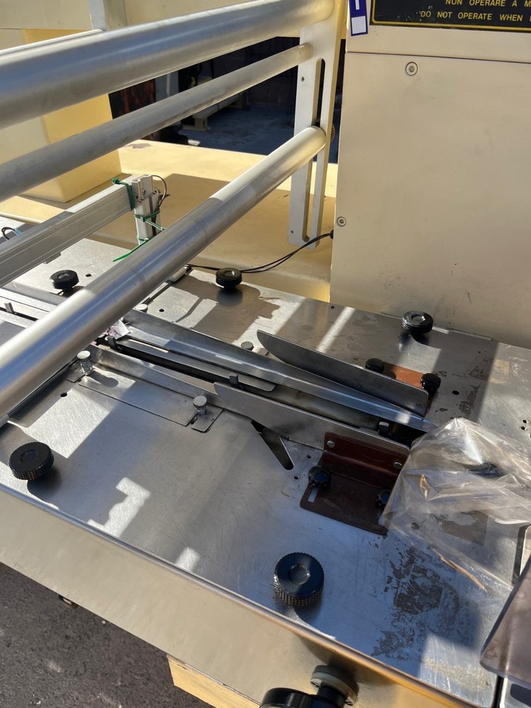 horizontal Flow wrap machine, flow wrapper packaging machine,flow wrappingsystem