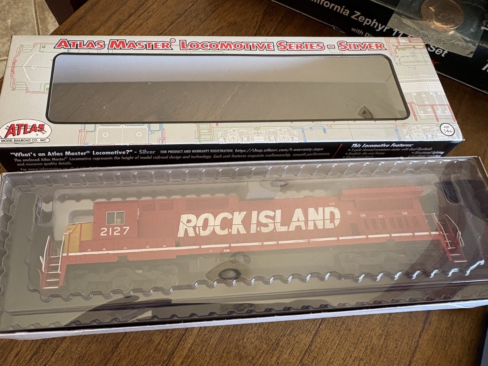 MSH- NEW ATLAS HO RI ROCK ISLAND GE DASH 8-40C - 2127