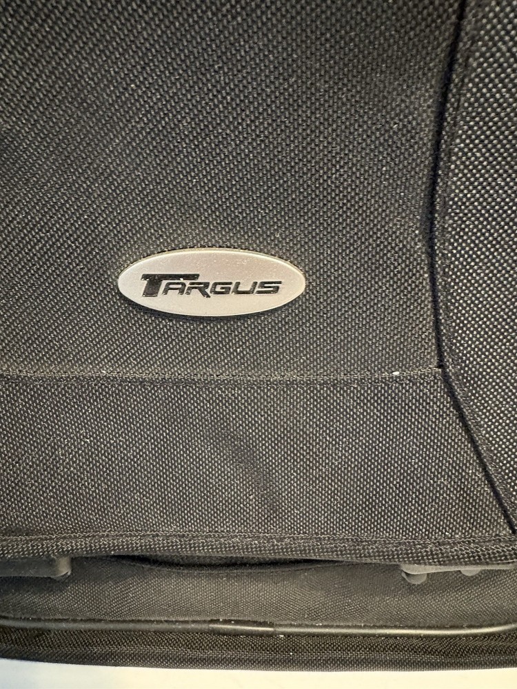 Targus Portable DVD Player Travel & Storage Case Model DVD401