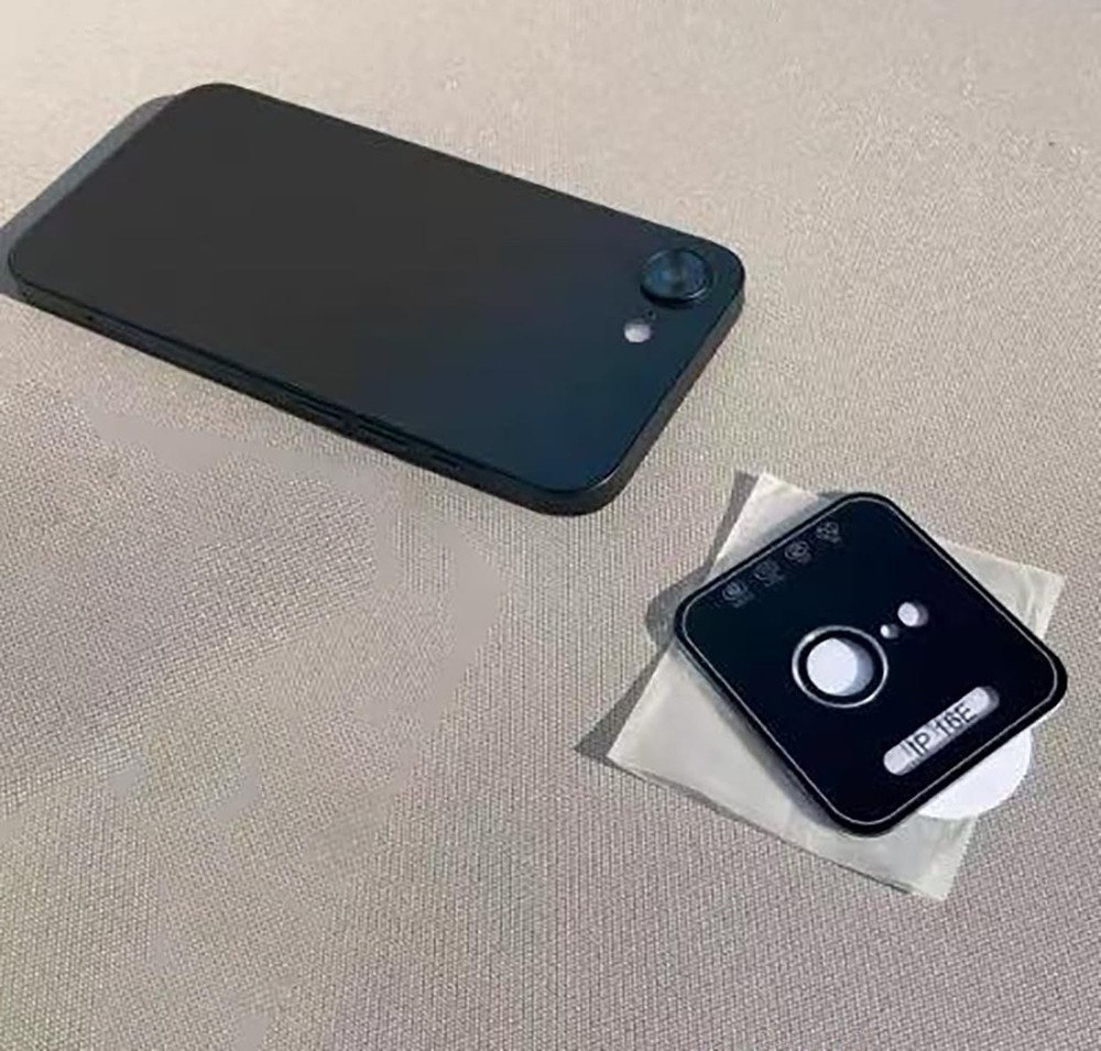 For iPhone 16e 2025 Camera Lens Protector Tempered Glass,3D Alloy Ring Black