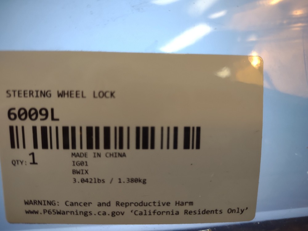 TWIN HOOK STEERING WHEEL LOCK - NEW IN PKG - AUTOWEAR - 6009L