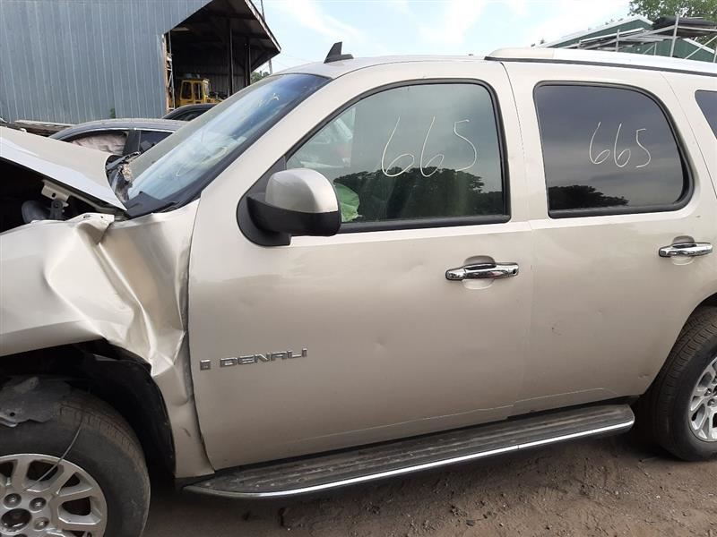 YUKON 2007 High Mounted Stop Light 541601