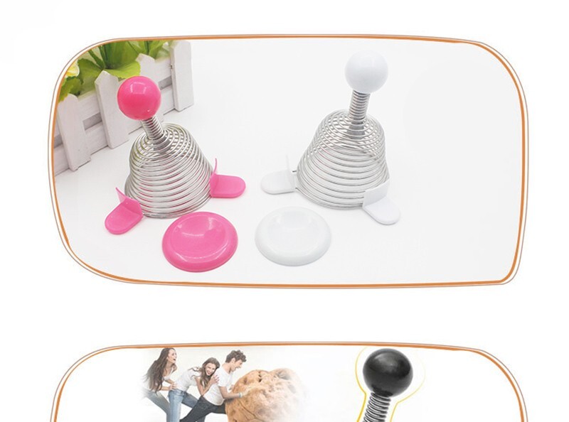 NEW Spring nut sheller Creative kitchen gadgets Spring nutcracker (random color)