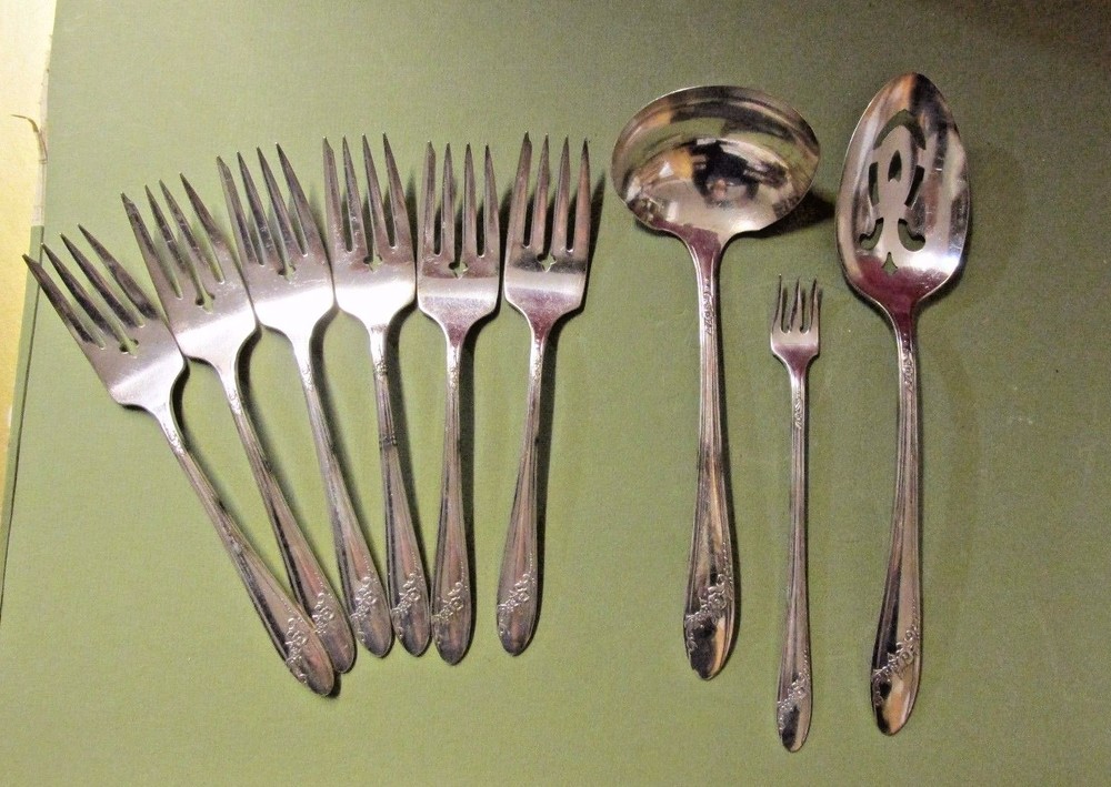 ONEIDA COMMUNITY TUDOR SILVER PLATE SET FLATWARE LOT OF 9