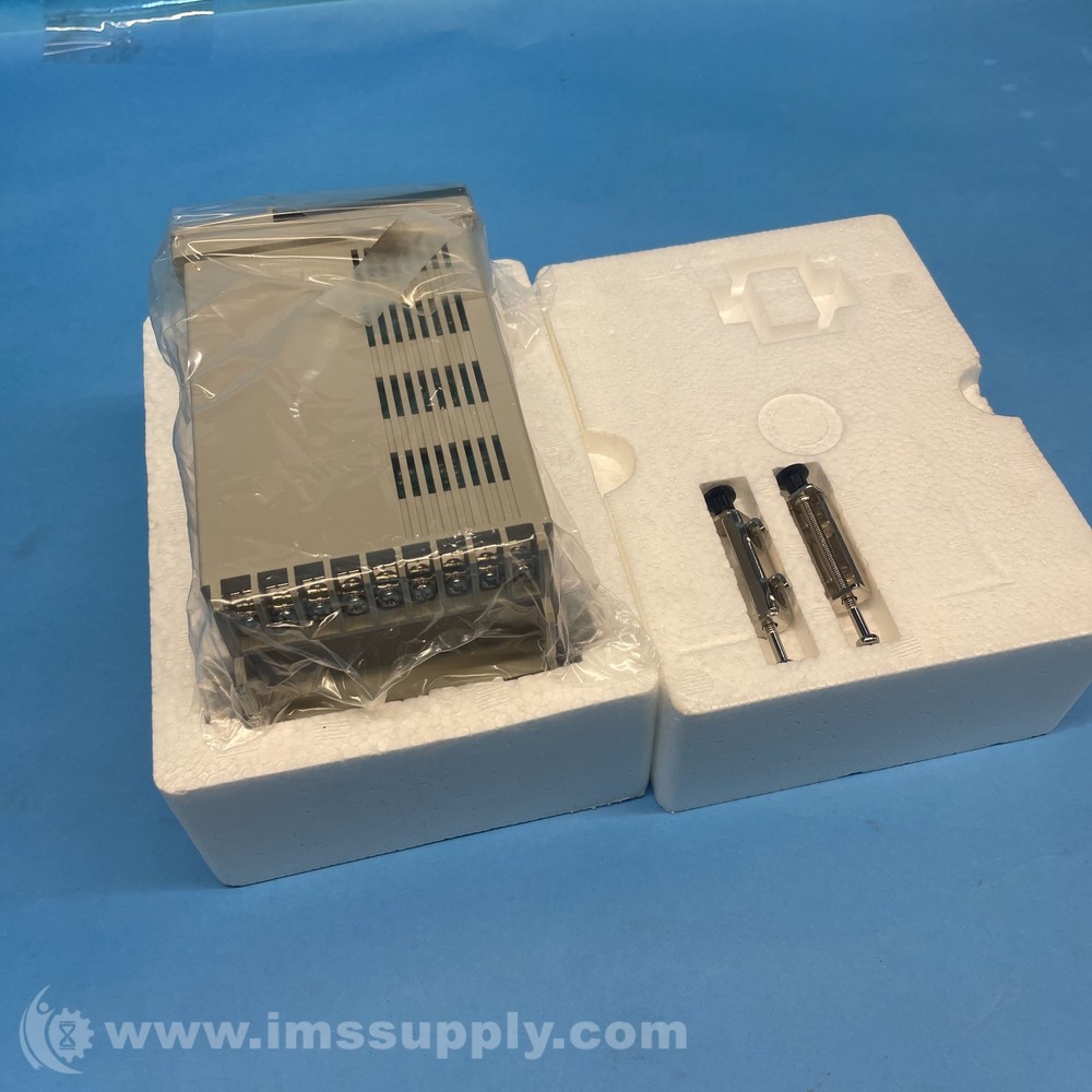 Keyence RV2-52 Multi-Function Digital Meter FNOB