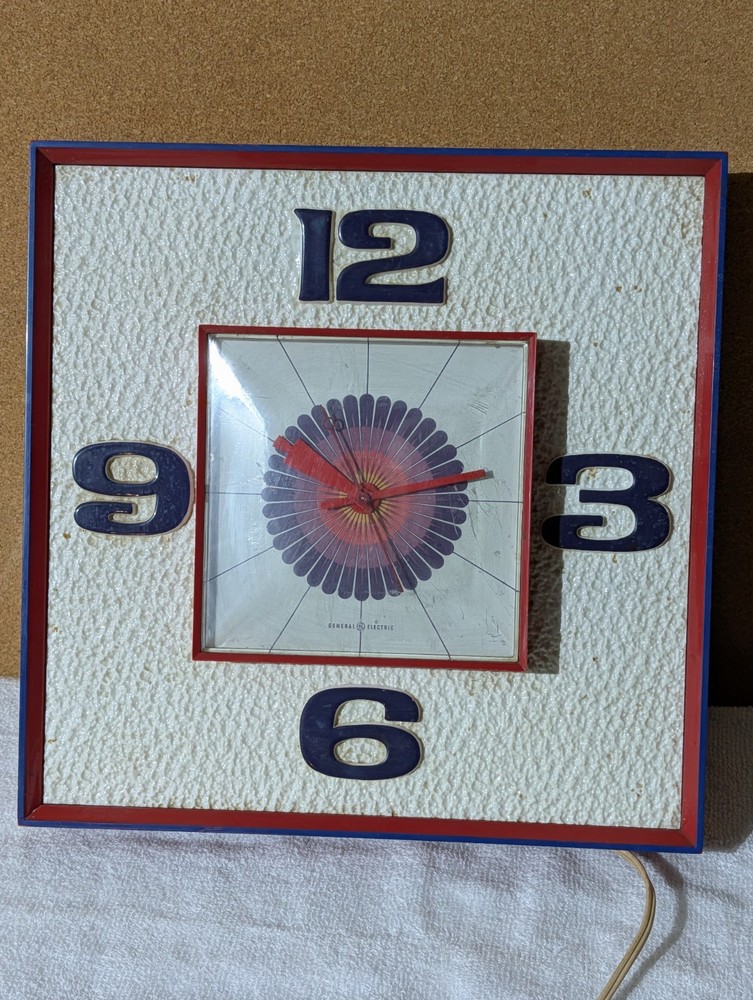1960's General Electric Clock Model 2548 - Tested/Works