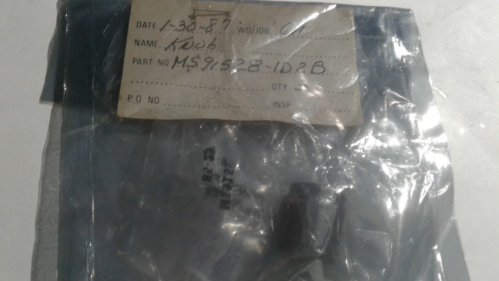 (1 pc) MS91528-1D2B, MIL SPEC, KNOB