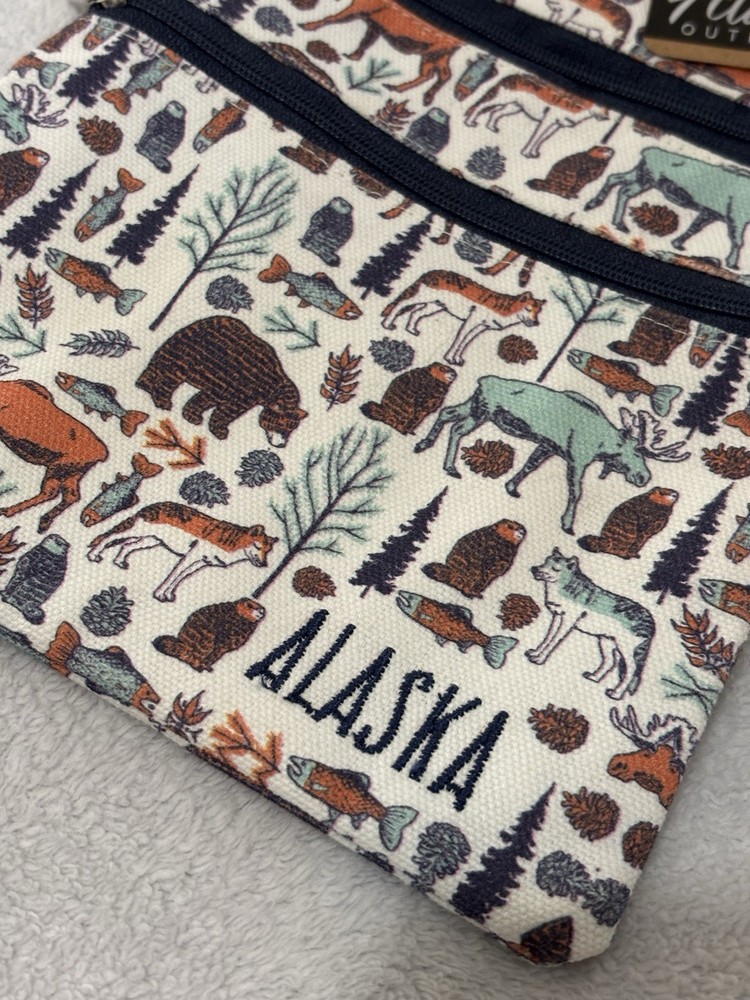 Alaska Outpost Small Zipper Bag || NWT