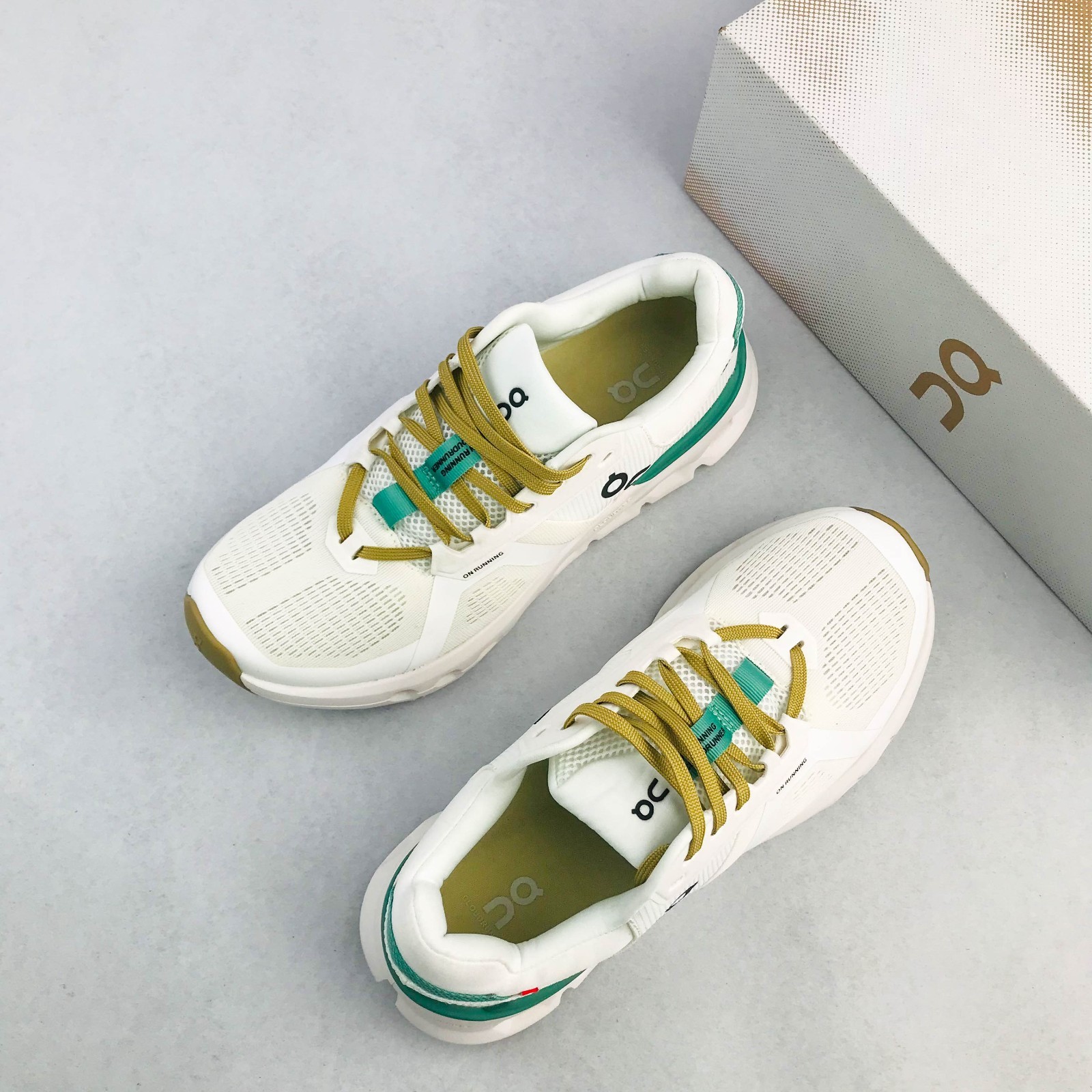 ON Cloudrunner 2 Green Running Shoes Support Cushion Superfoam Sneakers US 6-9