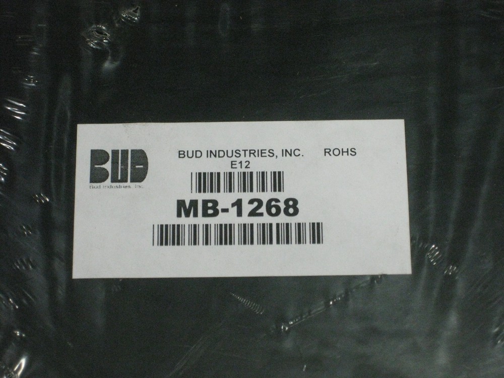 MB-1268 PAIR Bud Industries corner mount bracket 9" x 9" new sealed triangular