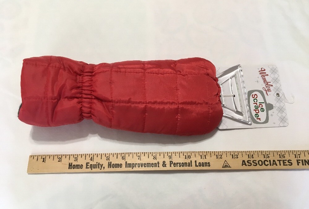 Wembly Smart And Practical Water Resistant Ice Scraper Mitt