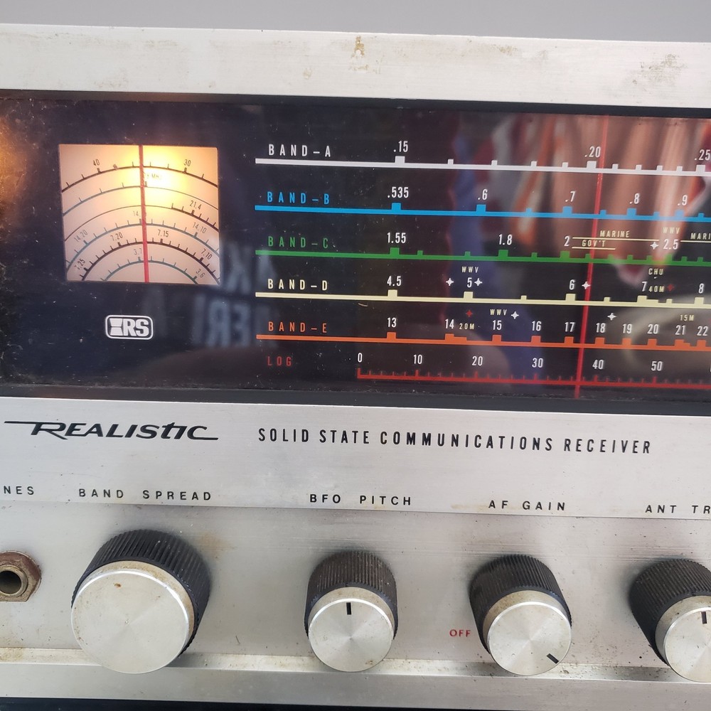 Vintage Realistic DX-160 Solid State Communications Recievers - Tested