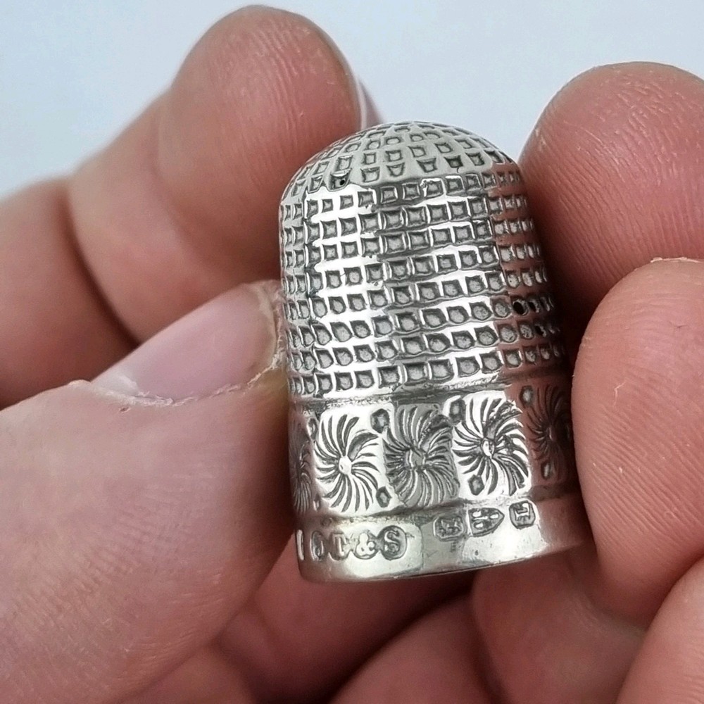 Antique Solid Silver Thimble Chester 1894 John Thompson & Sons