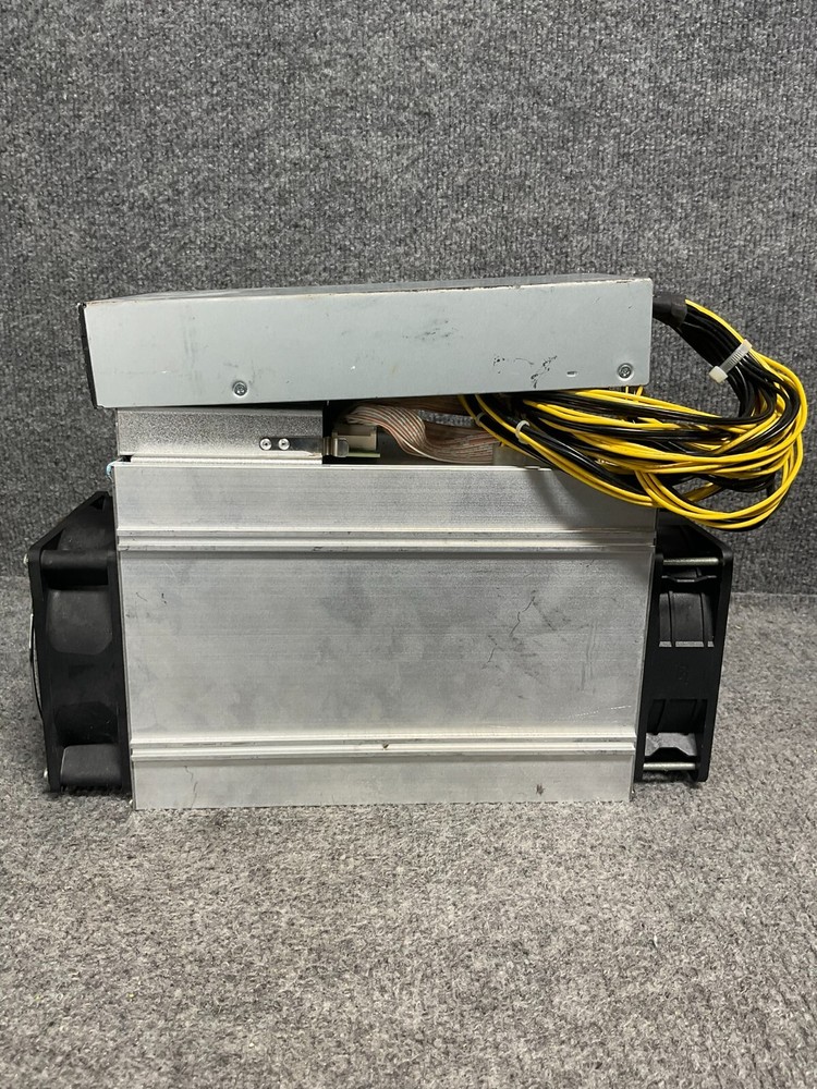 Bitmain Antminer D3 Submodel 17. 0G Cryptocurrency Miner - Silver