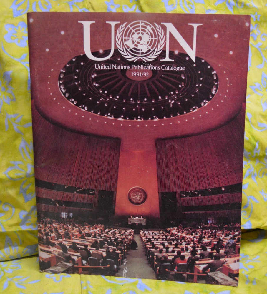 UN United Nations Publications Catalogue 1991/92 Vintage Softcover Booklet