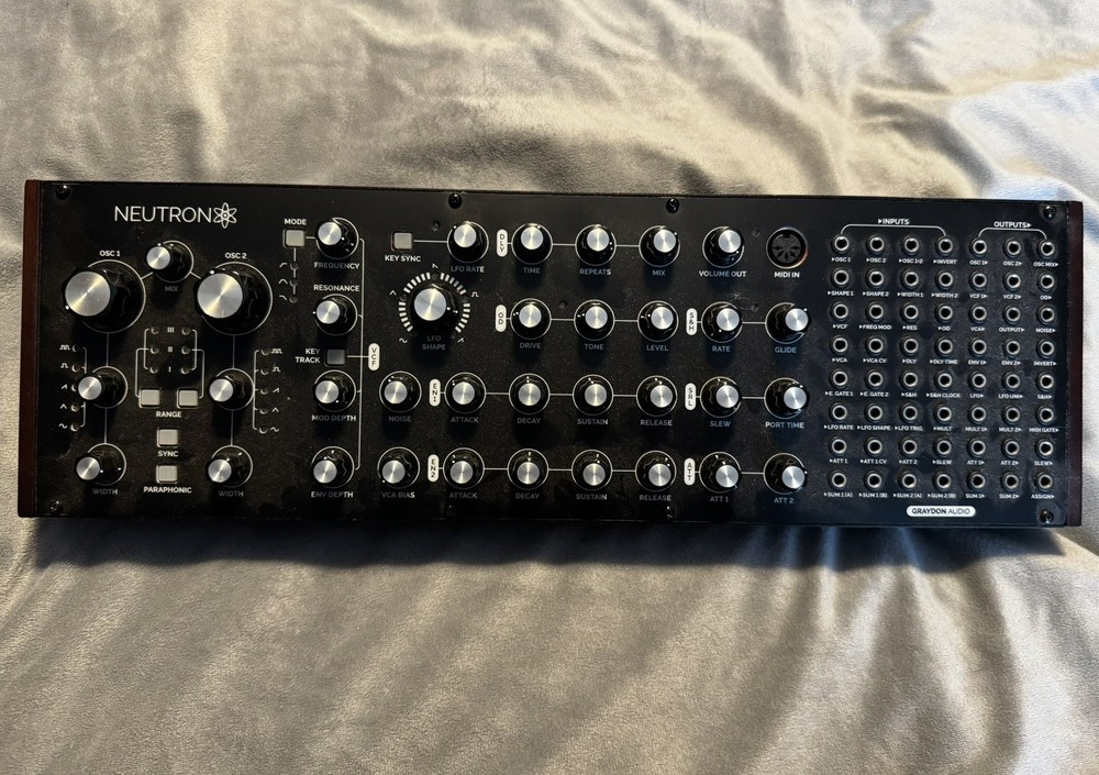 Behringer Neutron Analog Synthesizer Unit
