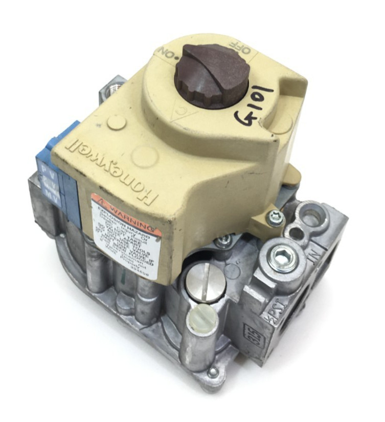 Honeywell VR8204M1075 HVAC Natural Gas Furnace Gas Valve in/out 1/2" used #G101