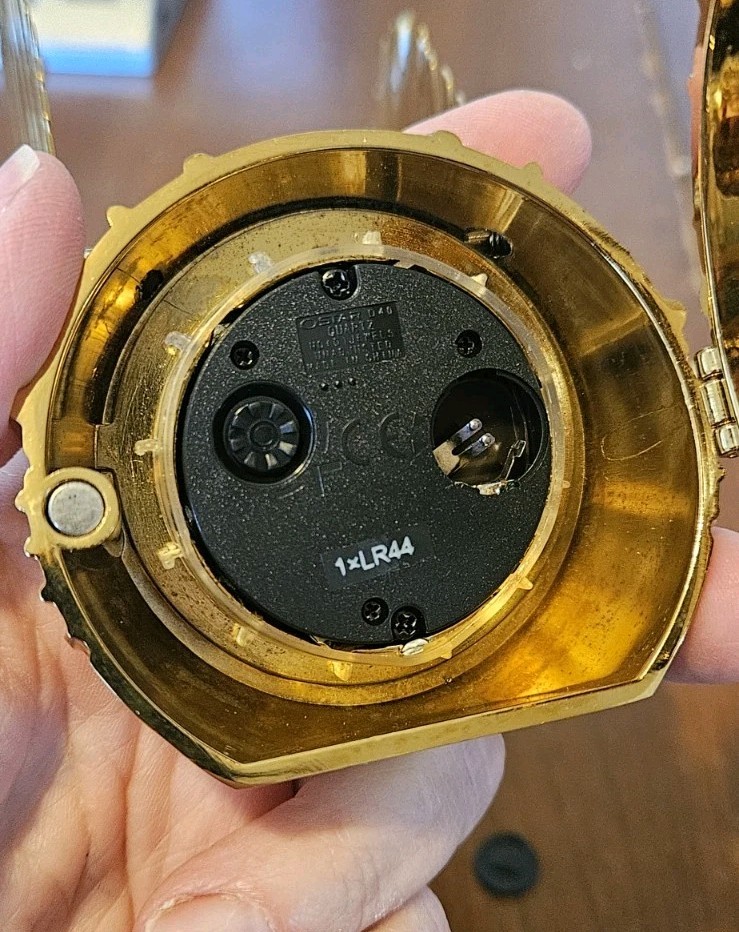 Harry Potter Golden Snitch Desk Quartz Battery Clock Untested