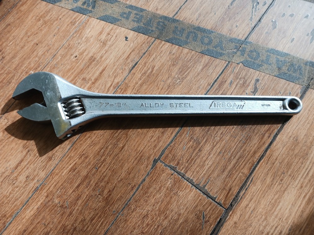 Irega 77-18" (450mm) Adjustable Wrench Chrome