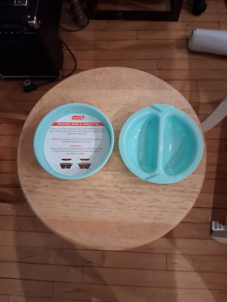 DASH EGG COOKER W MANUAL