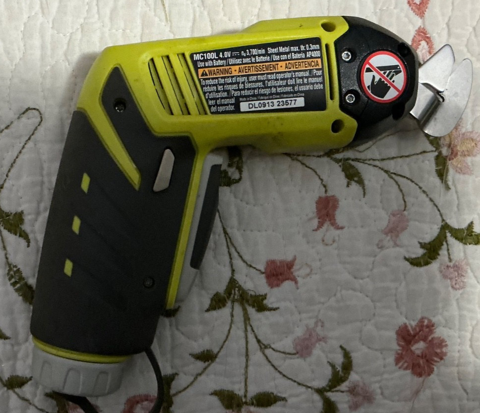 RYOBI TEK4 MC100L 4V Cordless Scissors Snips **EXCELLENT CONDITION** Bare Tool