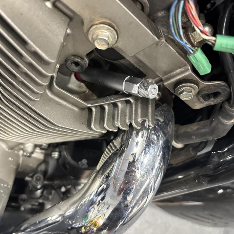 Engine Protect Thread Chaser Tool 14mm Captures Debris With Grease Coated Design
