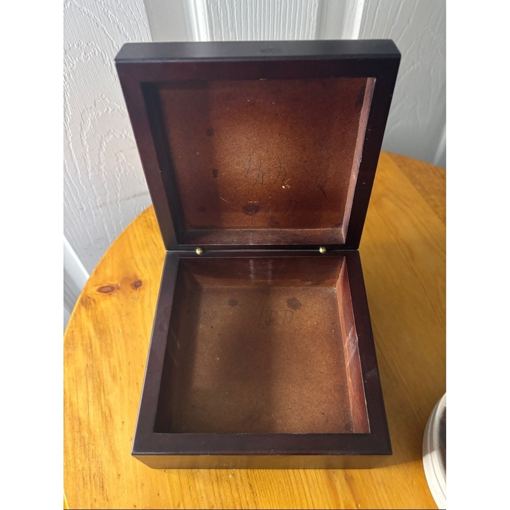 Decorative Cherry Wood Keepsake Box with Golfer Tile Coasters (4)