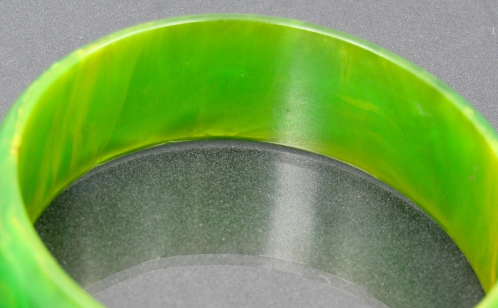 Vintage BAKELITE Translucent Marbled Butterscotch GREEN Bangle Bracelet