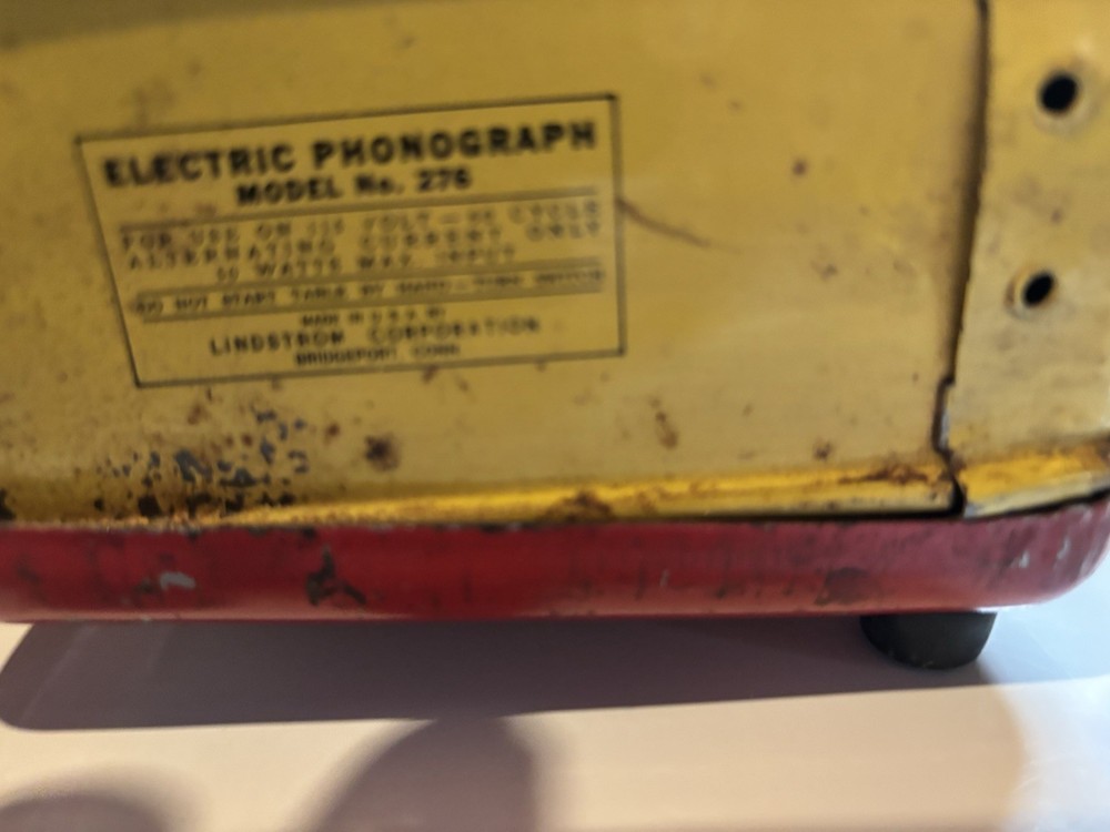 Lindstrom Childs Record Player Model 276