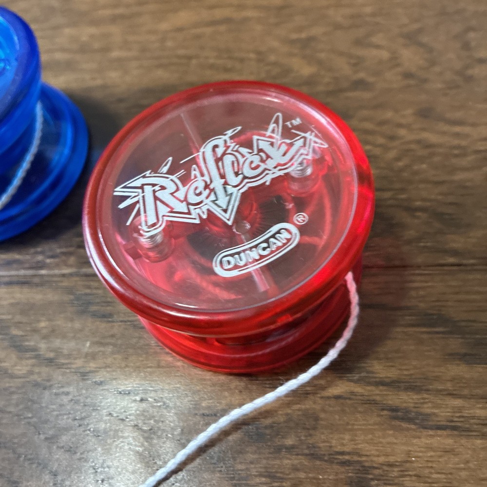 Duncan Toys Reflex Auto Return Red Yo-Yo, Beginner String Trick Yo-Yo + BONUS!