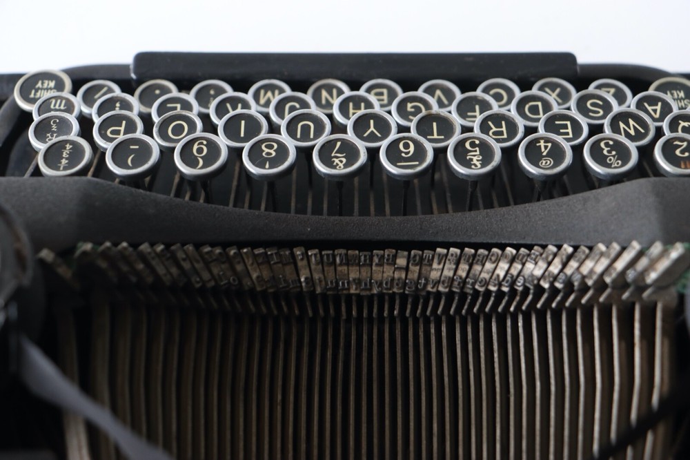 Antique Underwood Portable Typewriter - Excellent Working Condition!