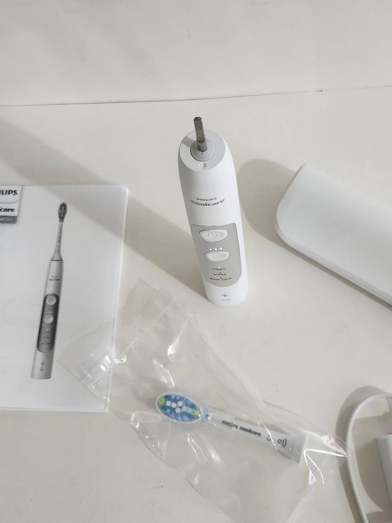 Philips Sonicare ProtectiveClean 6100 HX6877/21 ToothBrush White,Please Read