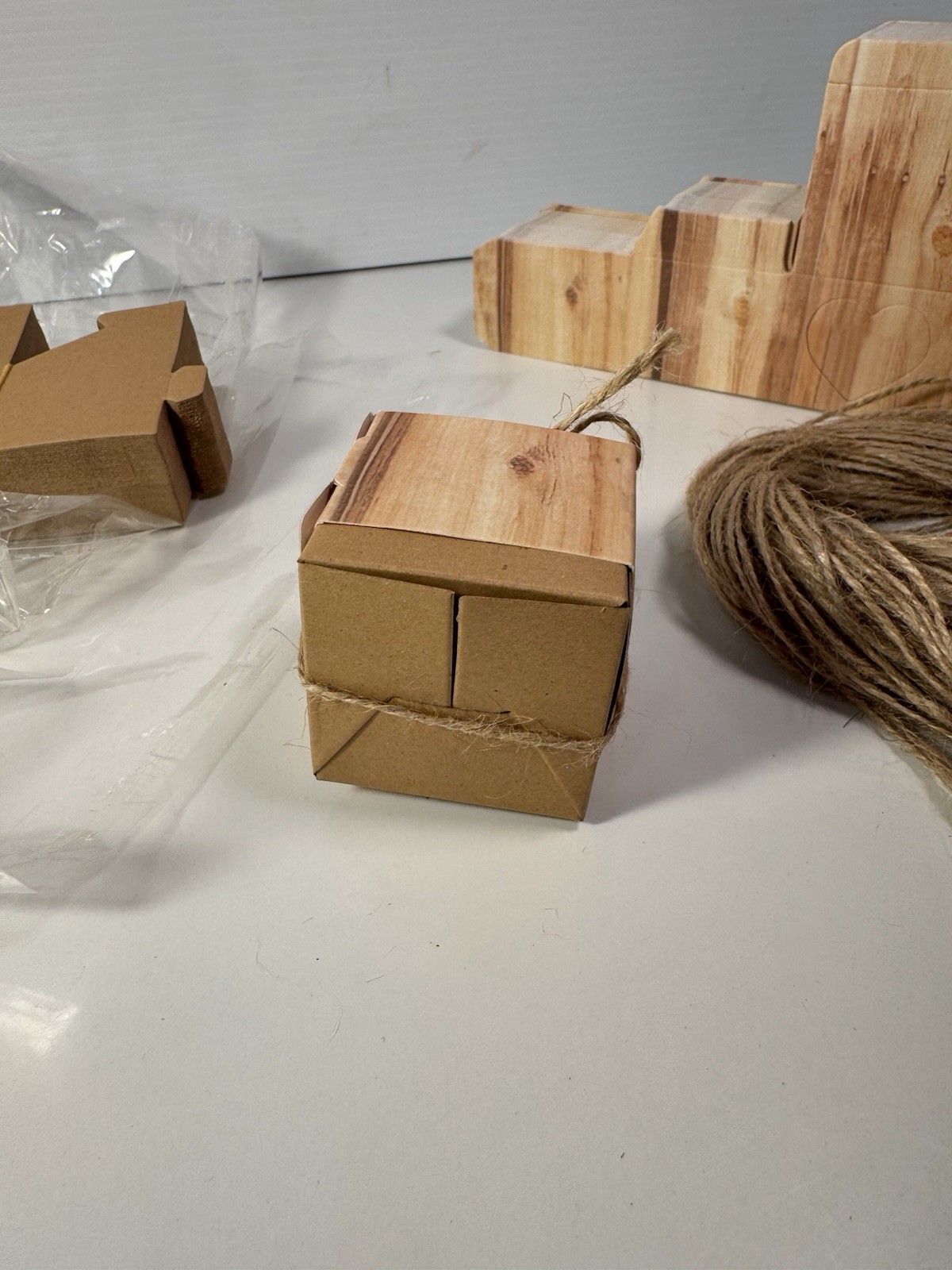 100 PCS 2x2x2 Favor Boxes Love/Rustic Wedding Party Gift Boxes W/Burlap Twine