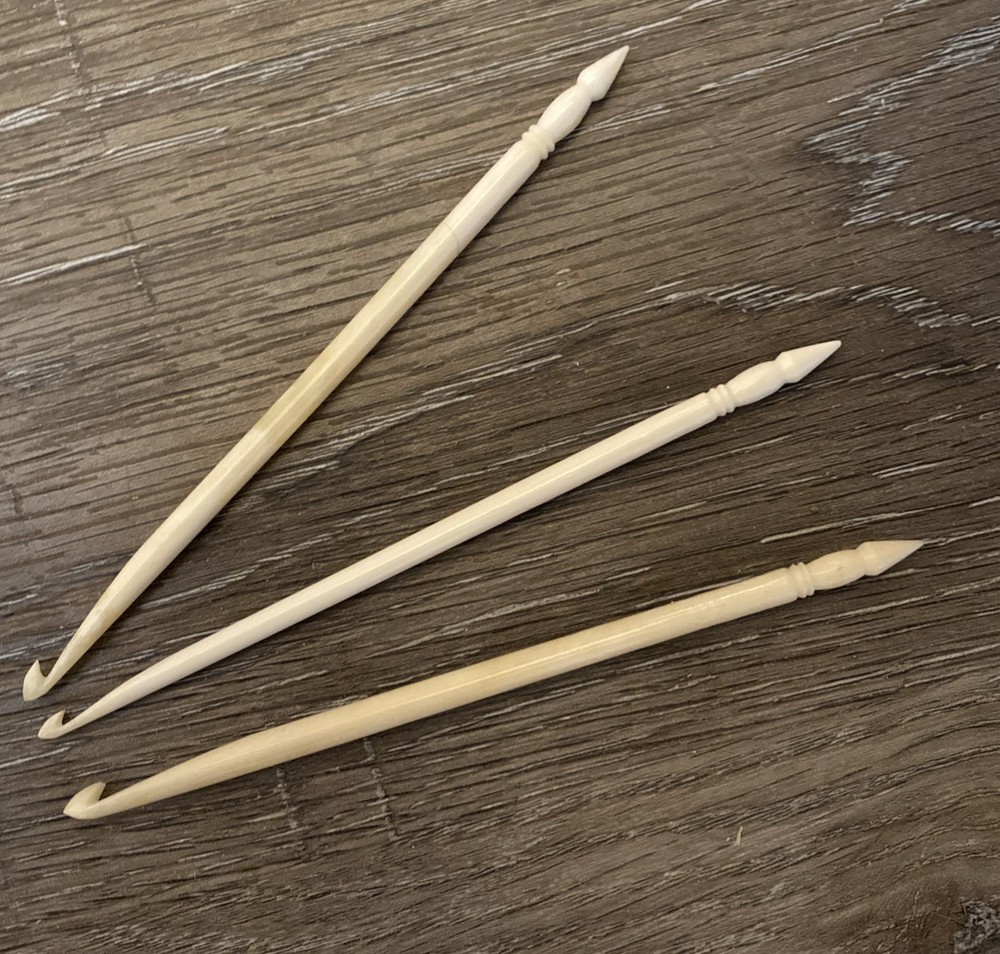 Vintage Turned Bone Crochet Hooks 3 Sizes